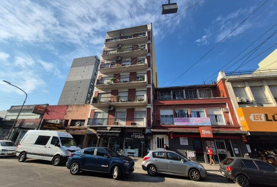 DEPARTAMENTO 3 AMBIENTES BANFIELD UBICACION IDEAL