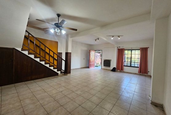VENTA CASA 4 AMB PATIO GARAGE 3 AUTOS SAN MIGUEL