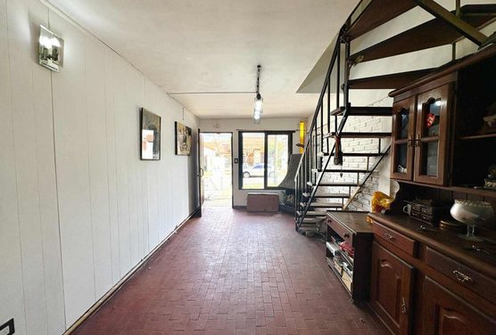 VENTA DUPLEX 3 AMB. CON PATIO Y COCHERA - CASTELAR