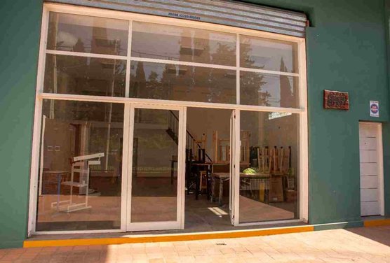 Casa con Local en Grand Bourg-Vivienda y Negocio