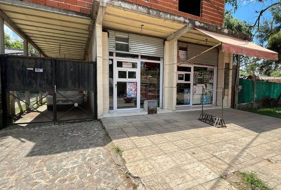 VENTA DUPLEX 3 AMB CON LOCAL Y DEPTOS EN RODRIGUEZ