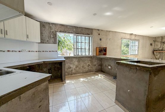 VENTA CASA DOBLE PLANTA CASEROS