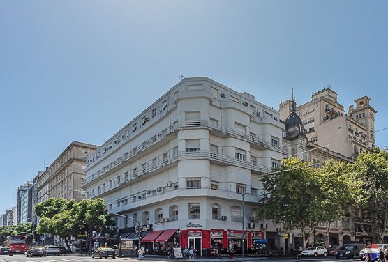 VENTA OFICINA EN ESQUINA SAN NICOLAS