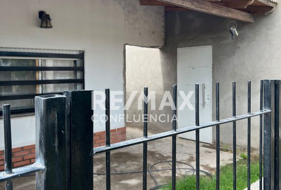 VENTA CASA LAMARQUE APTA A CREDITO HIPOTECARIO