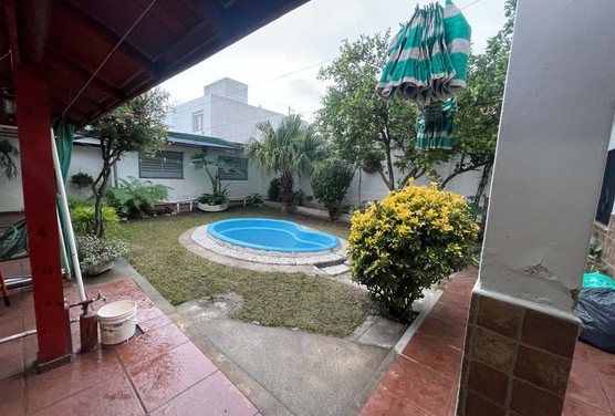 CASA + 2 DEPARTAMENTOS – B° PARQUE LICEO SECC II