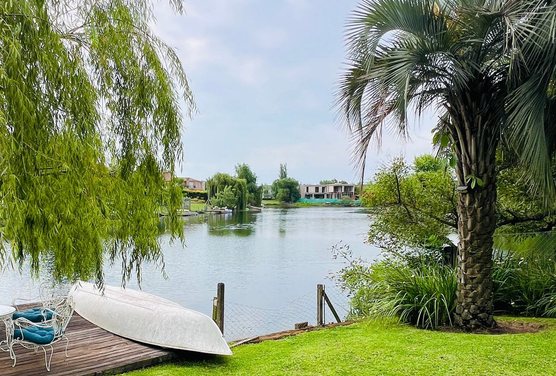 Venta casa Castores Nordelta 353m2 al lago central