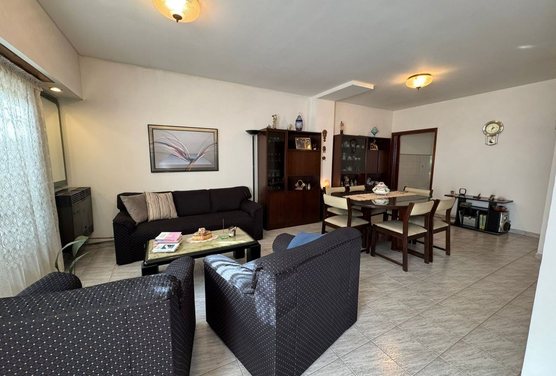 CASA 4 AMB / COCHERA / JARDIN / PARILLA
