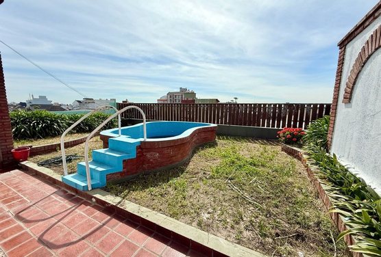VENTA CASA 4 AMB CON PARQUE PILETA - RAMOS MEJIA