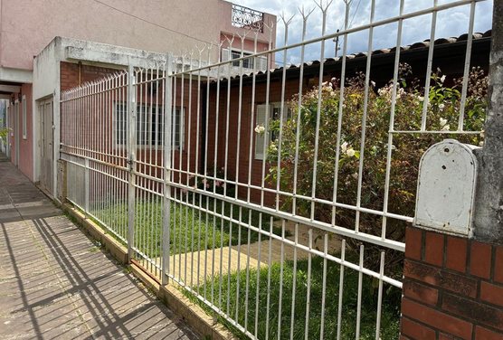 OPORTUNIDAD CASA EN  LOTE 300 MTS LOS POLVORINES