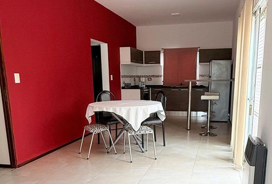 VENTA CASA UN DORMITORIO + 8 COCHERAS