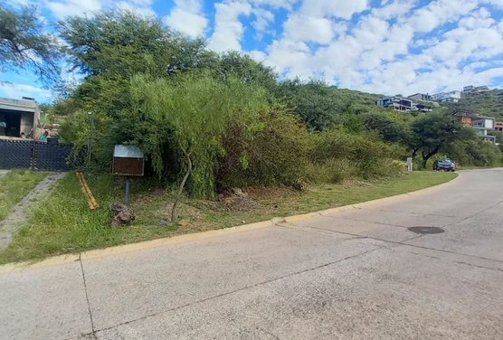 VENTA LOTE LA DESEADA SALIDA A INTERCOUNTRY 1175M2