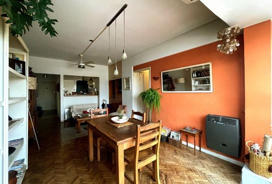 VENTA- ABASTO- 3 AMBIENTES- BALCON- SUPERLUMINOSO