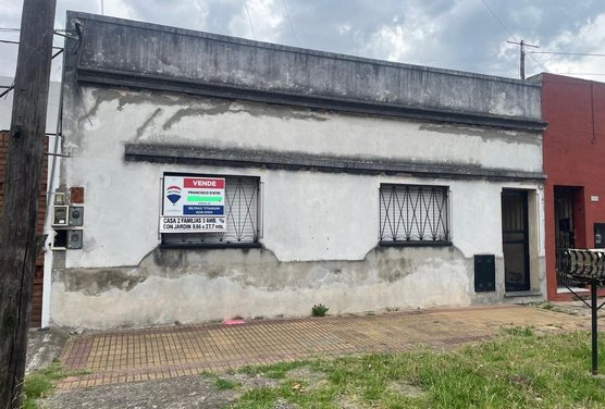 Casa P/ 2 familias 3 AMB cada una 8,66x 27,71 MTS