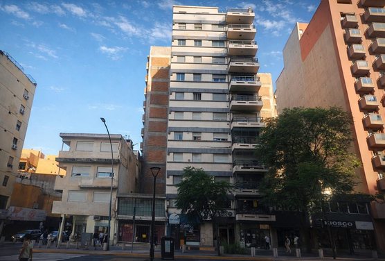VENTA PISO, DEPTO 4 DORMITORIOS CENTRO CORDOBA