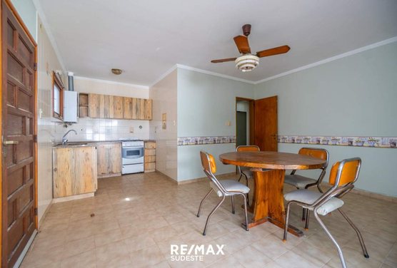VENTA CASA 3 AMBIENTES PATIO QUINCHO MONTE HERMOSO