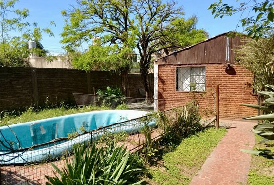 Venta casa Jose C Paz, parque, pileta y cochera