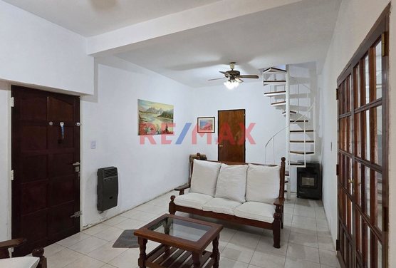 VENTA IMPECABLE PH TIPO CASA 4 AMBIENTES MUÑIZ