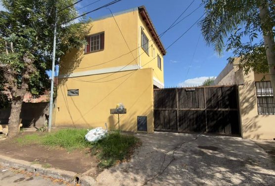 VENTA CASA 5 AMBIENTES EN SAN MIGUEL