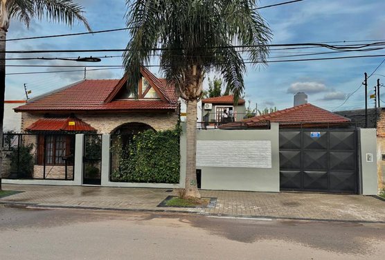 CASA EN VENTA PASO DEL REY