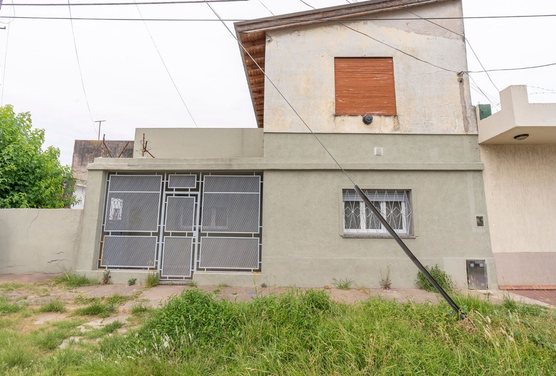 VENTA CASA 3 AMB CON DPTO Y COCHERA QUILMES OESTE