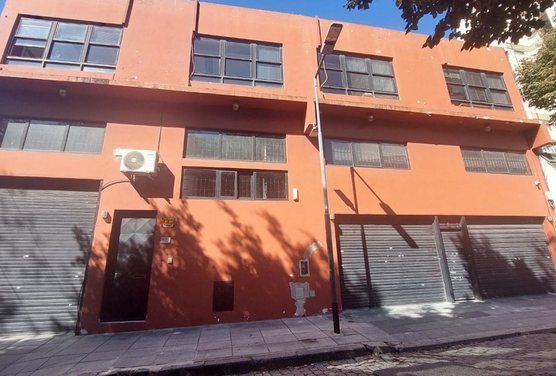 OFICINAS con DEPOSITOS VENTA CABA