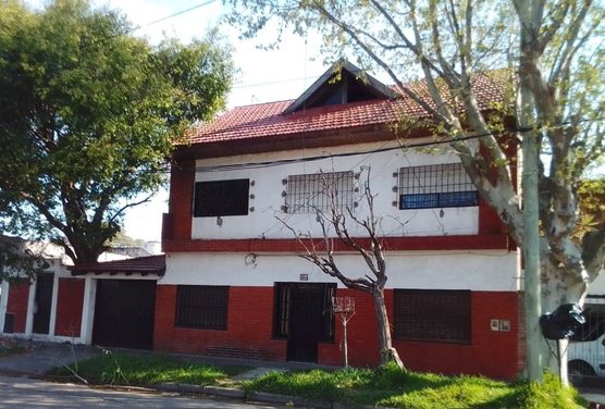 VENTA DE CASA 6 AMB REMEDIOS DE ESCALADA-LANUS
