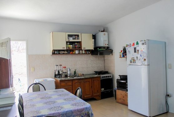 CASA VENTA + 2 LOCALES COMERCIALES IDEAL INVERSOR