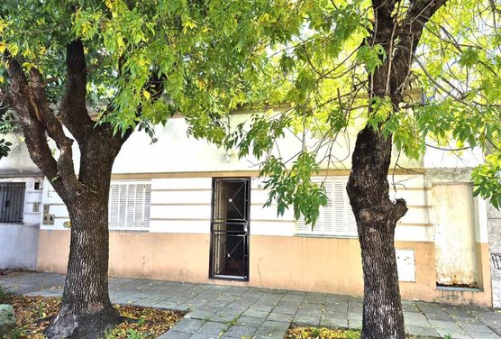 CASA A REFORMAR-4 dormitorios- terraza-LANUS OESTE