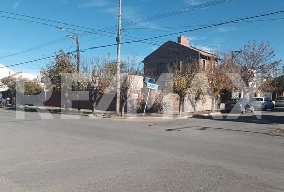 VENTA CASA APTA DESARROLLO - CENTENARIO