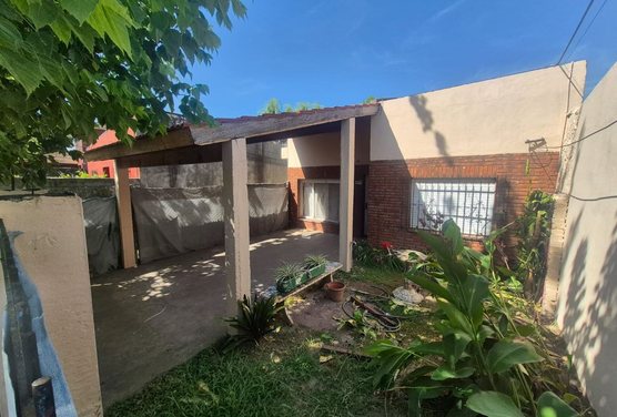 CASA EN VENTA DE 4 AMB EN BENAVIDEZ CENTRO