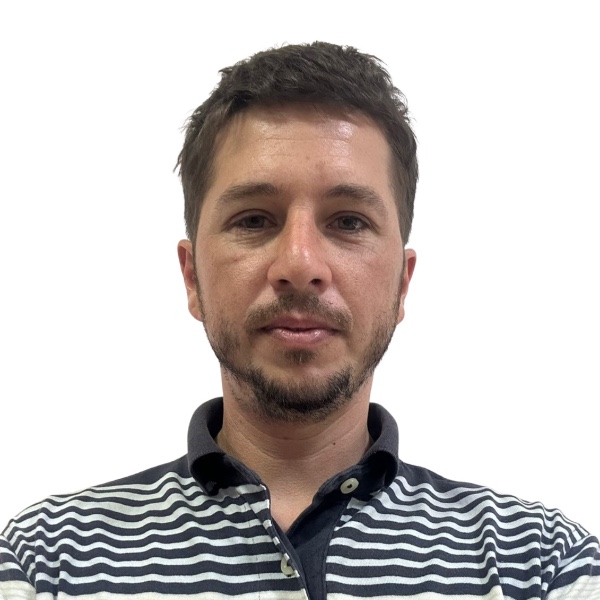 Sebastián Stos