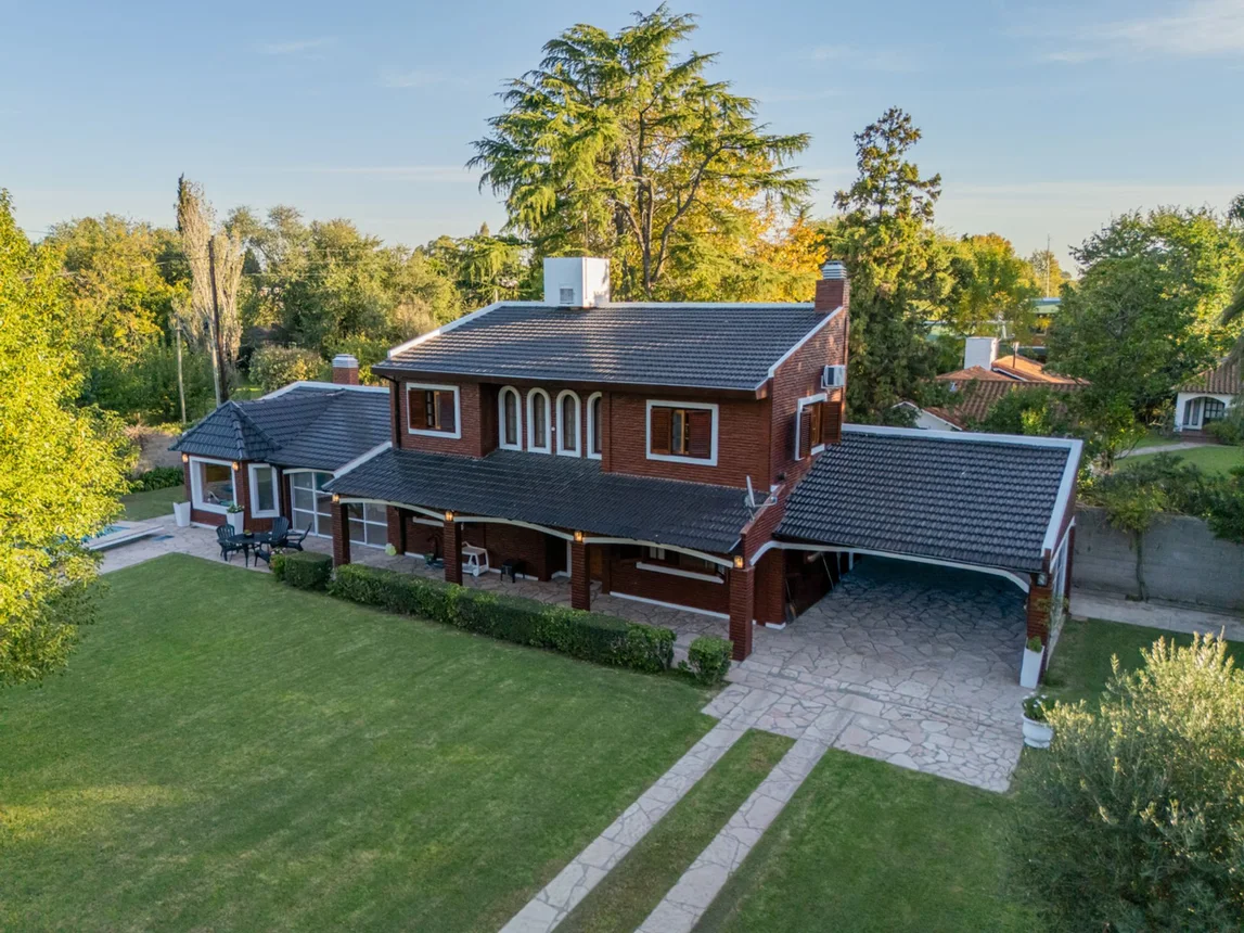 Casa en venta en Ezeiza, Teniente Juan Gabot 3000