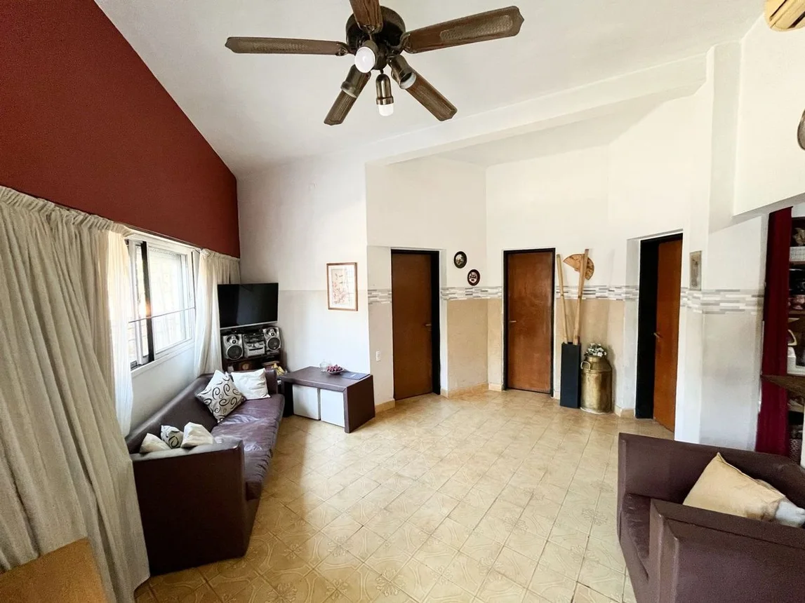 Casa de 4 ambientes en venta en Monte Castro, Benito Juárez 1800, foto 3
