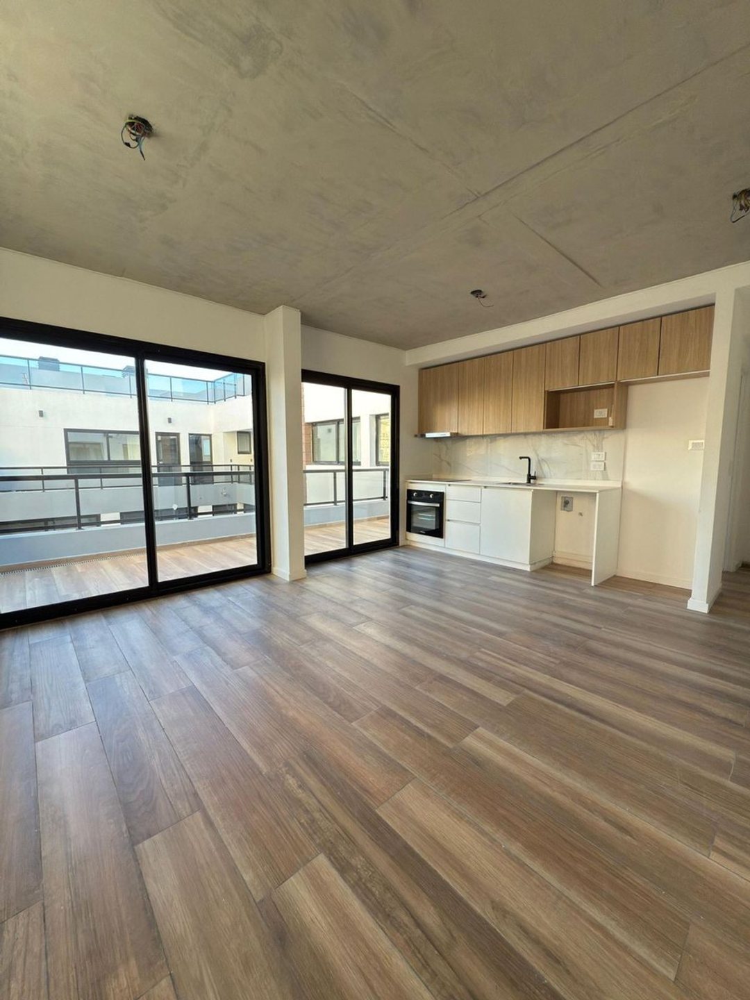 2 AMBIENTES DE 114M2 C/ TERRAZA Y PARRILLA PROPIA