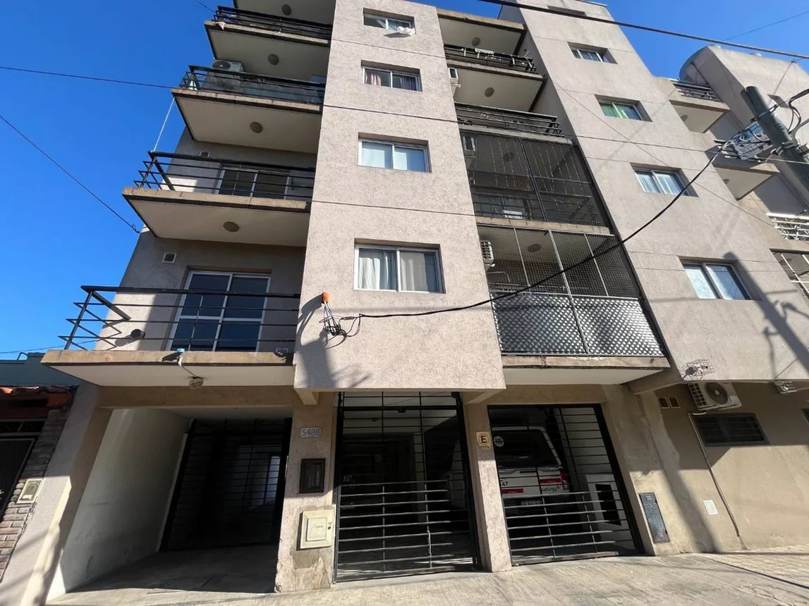 Monoambiente en venta en Caseros, Belgrano 5400