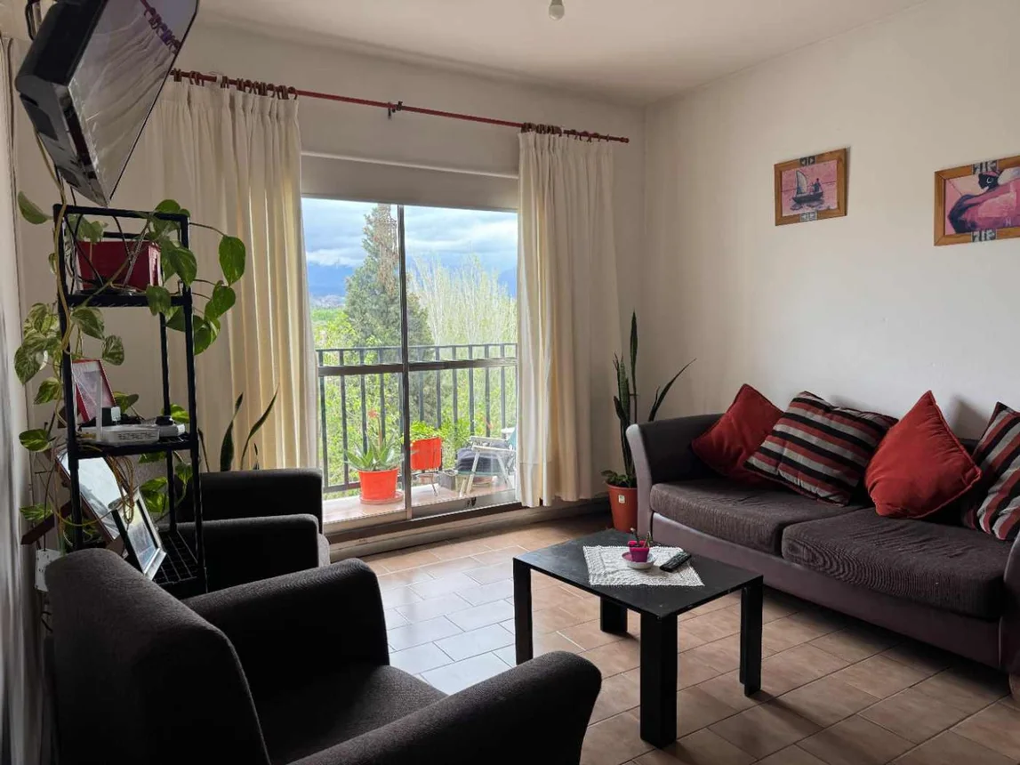 Departamento de 4 ambientes en venta en Godoy Cruz, Maipú 300
