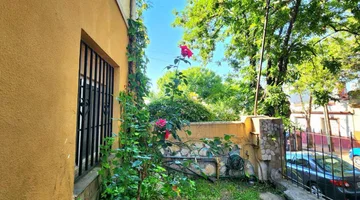 CASA PH PB FRENTE 4 DORM 8 AMB GRAN PATIO SAAVEDRA