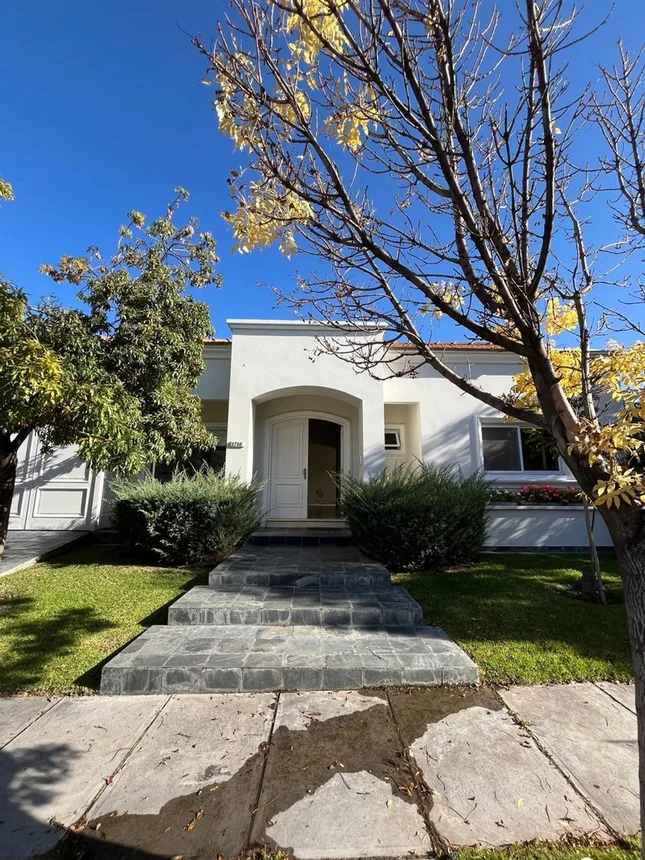 Casa en venta en Godoy Cruz