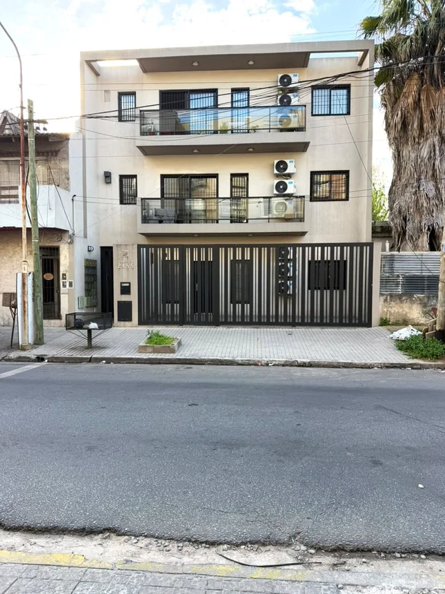 Departamento de 3 ambientes en venta en Villa Luzuriaga, América 2400