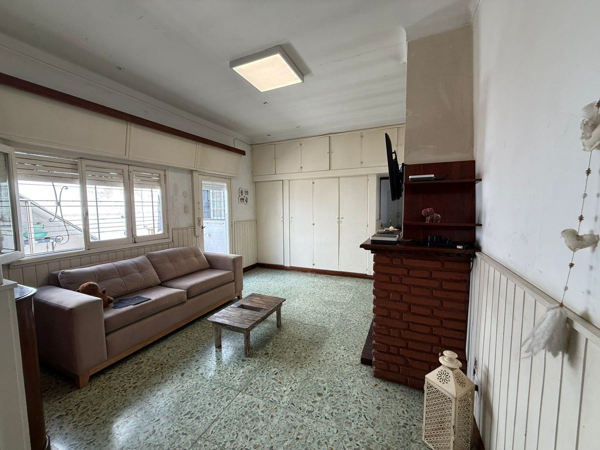 Foto 5 — CASA 4 AMB C/COCHERA, PATIO Y TERRAZA LOTE PROPIO