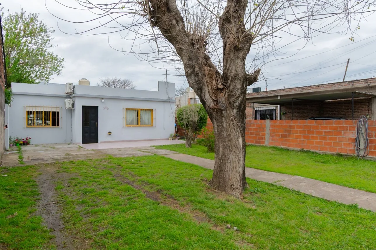 Casa de 3 ambientes en venta en Castelar, Bynnon 3900, foto 3