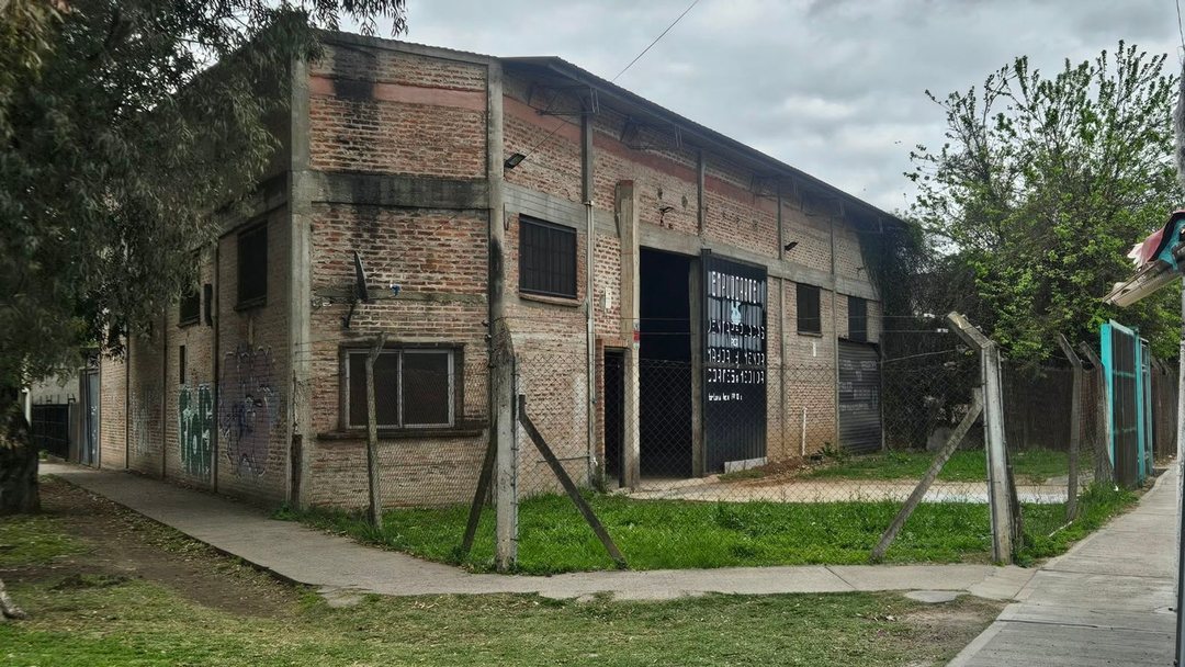 ALQUILER COMERCIAL EN IMPORTANTE ESQUINA. RUTA 26.