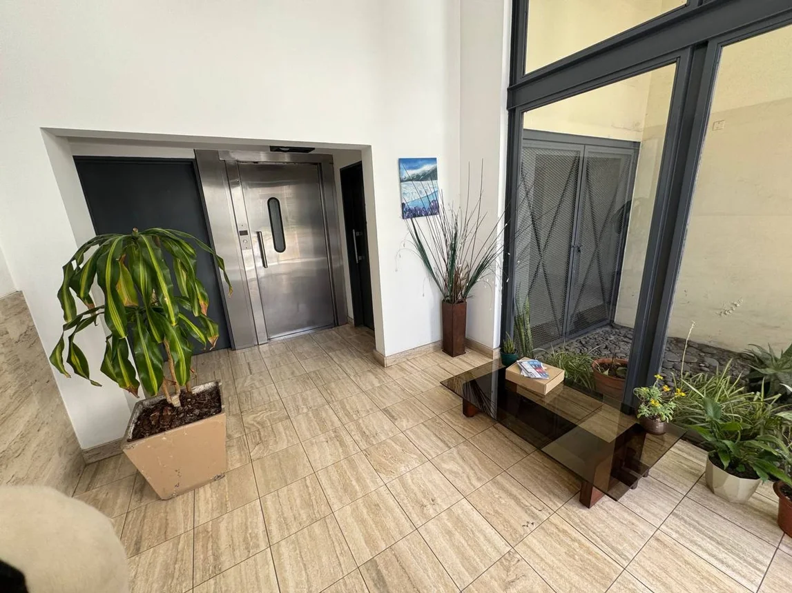 Piso de 3 ambientes en venta en Lomas de Zamora, Avenida Almirante Brown 2400