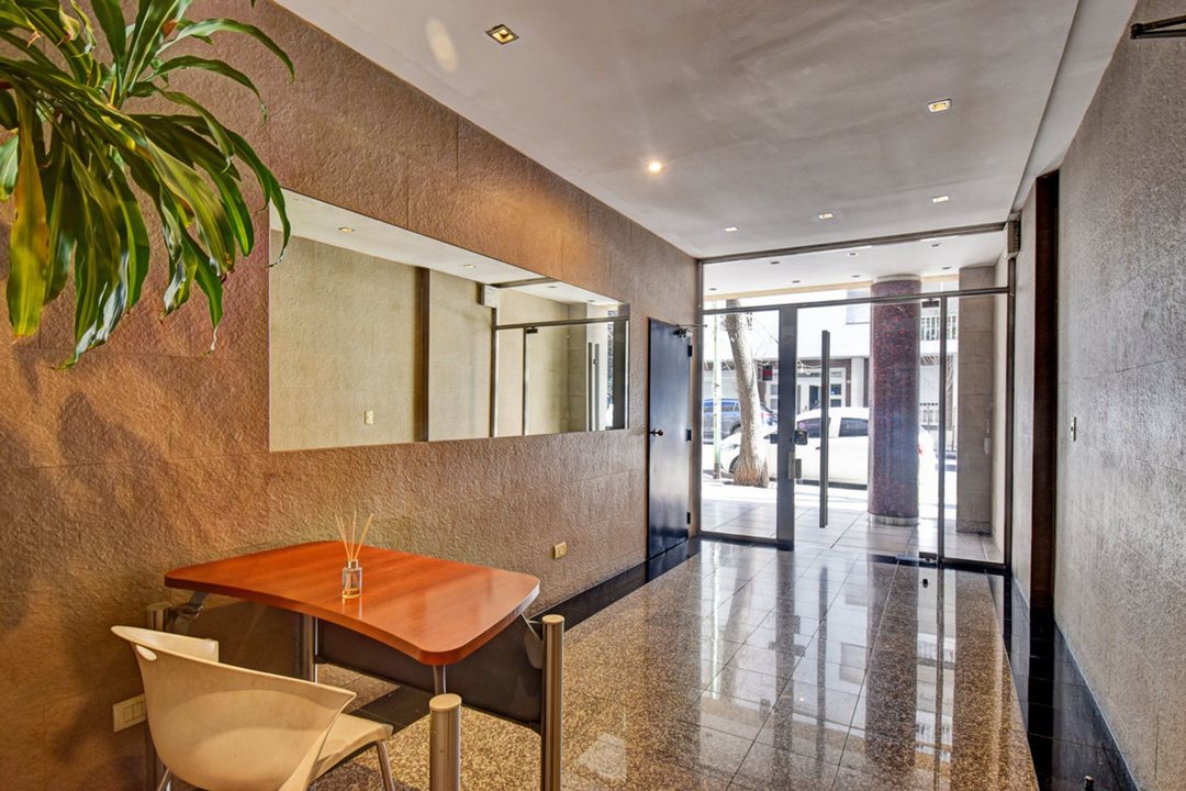 Venta Depto 3 Ambientes con Balcón Cochera Fija