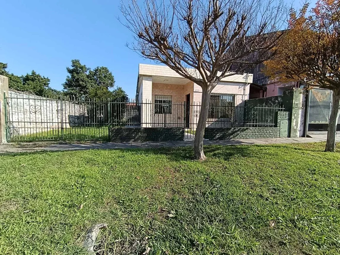 Casa en venta en Paso del Rey, foto 2