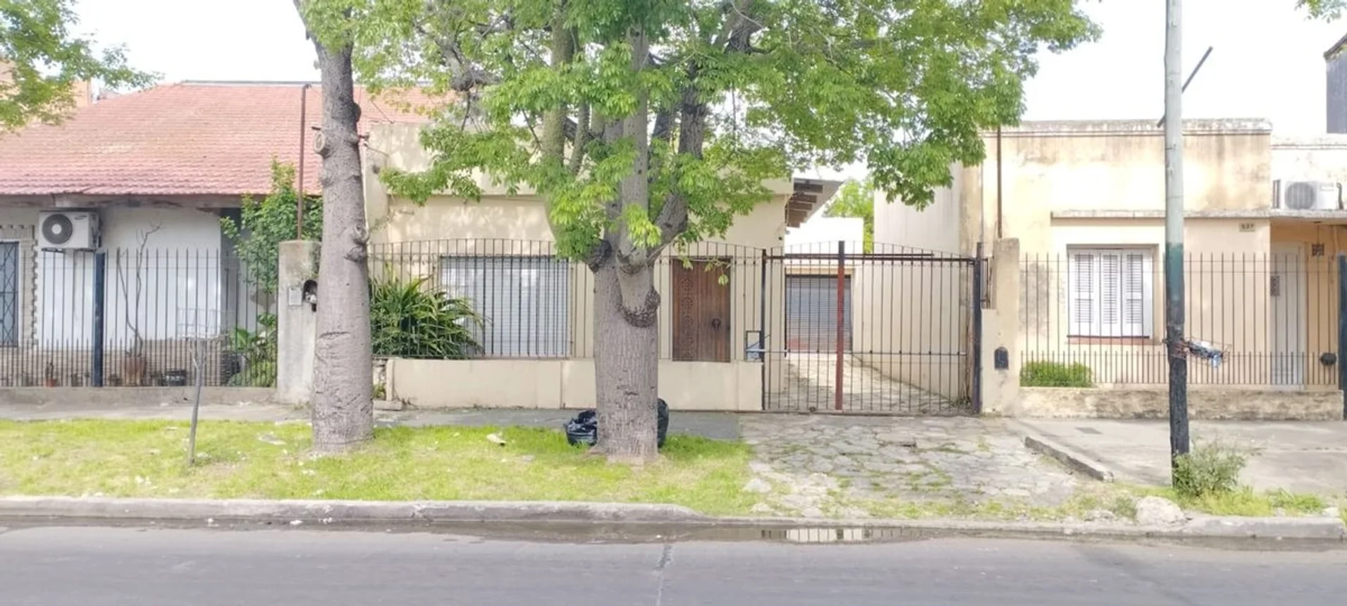 Casa de 4 ambientes en venta en Llavallol, Doyhenard 500