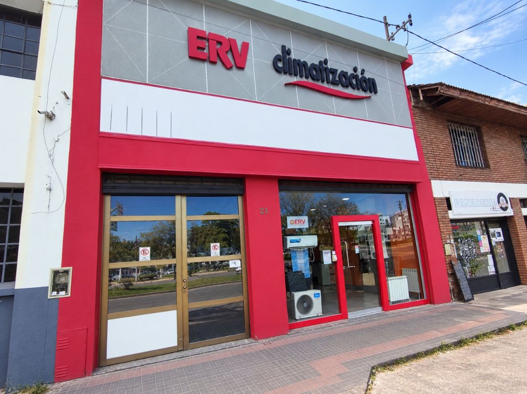LOCAL EN VENTA LA PLATA CON DEPOSITO/GALPON