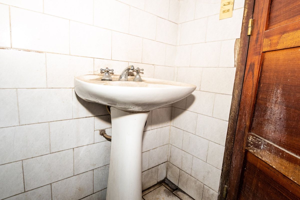 CASA EN VENTA SOBRE AV. EX COMBATIENTES - foto 10