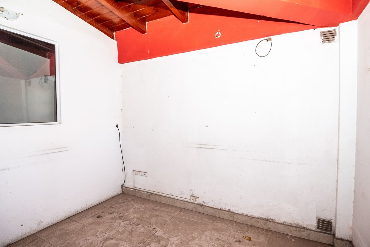 CASA EN VENTA SOBRE AV. EX COMBATIENTES - foto 19