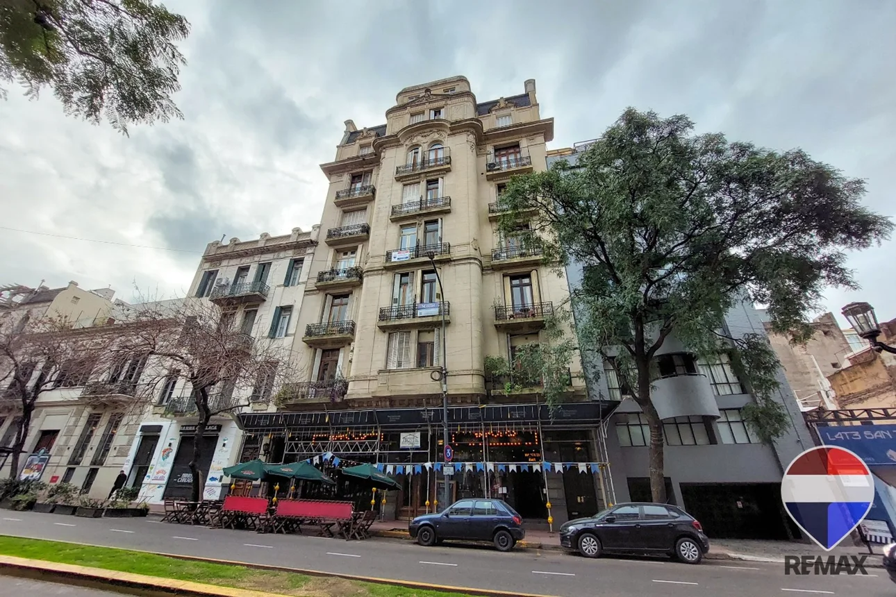 Departamento de 3 ambientes en venta en San Telmo, Avenida Caseros 400